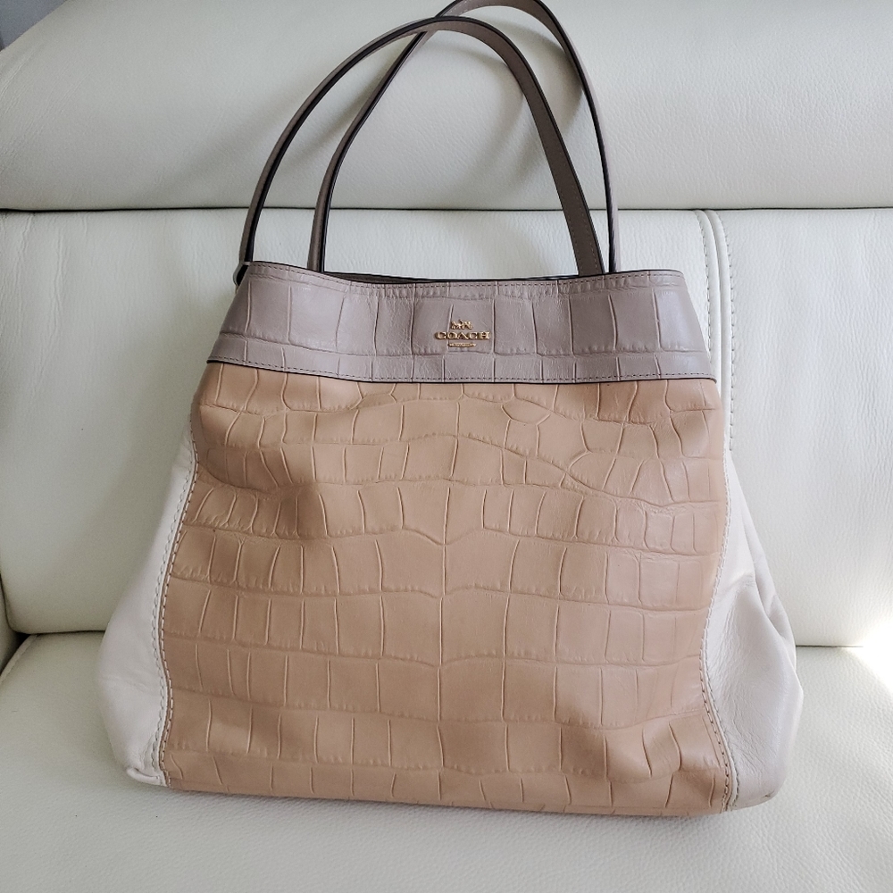Coach Embossed Crock MX Lexy F28933